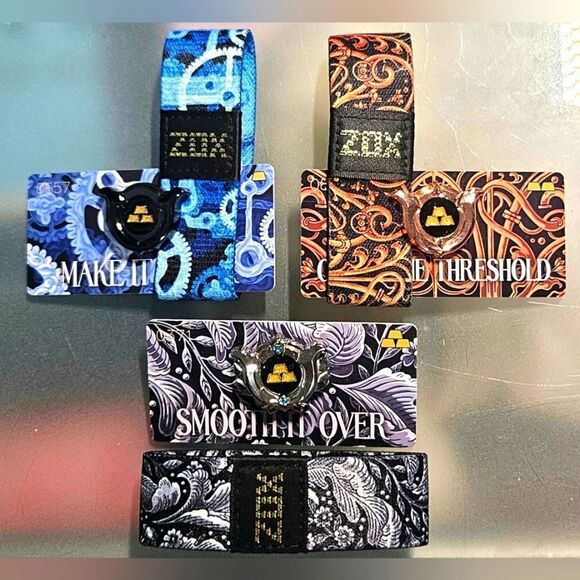 ZOX GOLD CARD REDEMPTION WRISTBAND & PIN RARE BUNDLE OF 3 NEW MEDIUMS - Picture 1 of 7